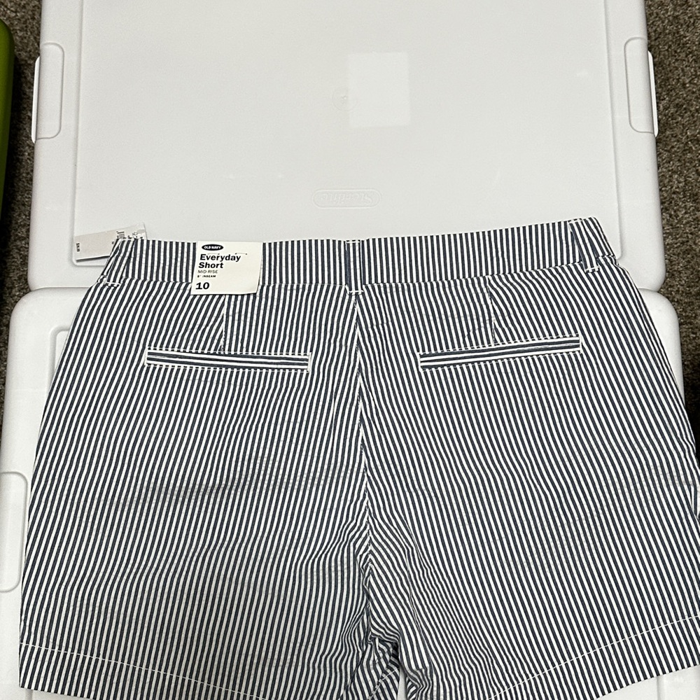 Old Navy Navy and White Striped Women's Bermudas everyday short